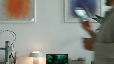 Roteador Wi-Fi 6 moderno com vários dispositivos conectados